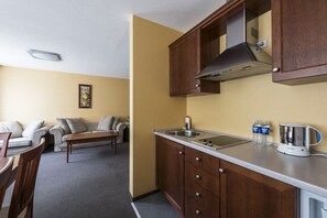 公寓, 2 间卧室 | 起居区 | LED 电视