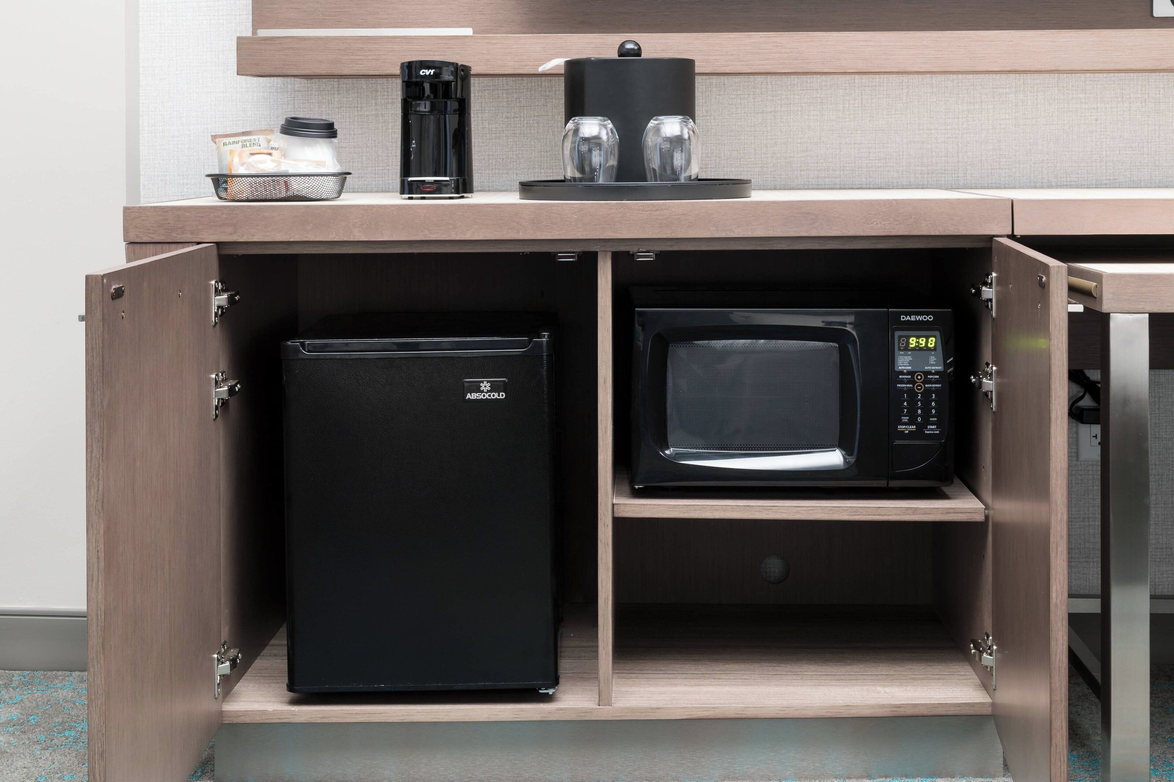 suite, 1 king bed with sofa bed, non smoking | 1 bedroom, individually decorated, individually furnished, desk