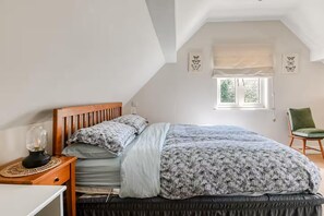 1 bedroom, iron/ironing board, travel cot, free WiFi