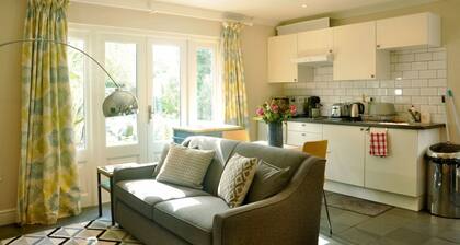 Moseley - House - Sleeps 4 - Parking - Garden