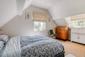 1 bedroom, iron/ironing board, travel cot, free WiFi