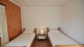 Leski House | Laptop workspace, free WiFi, bed sheets