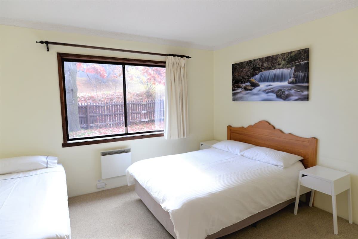 Leski Apartment No.6 | Laptop workspace, free WiFi, bed sheets