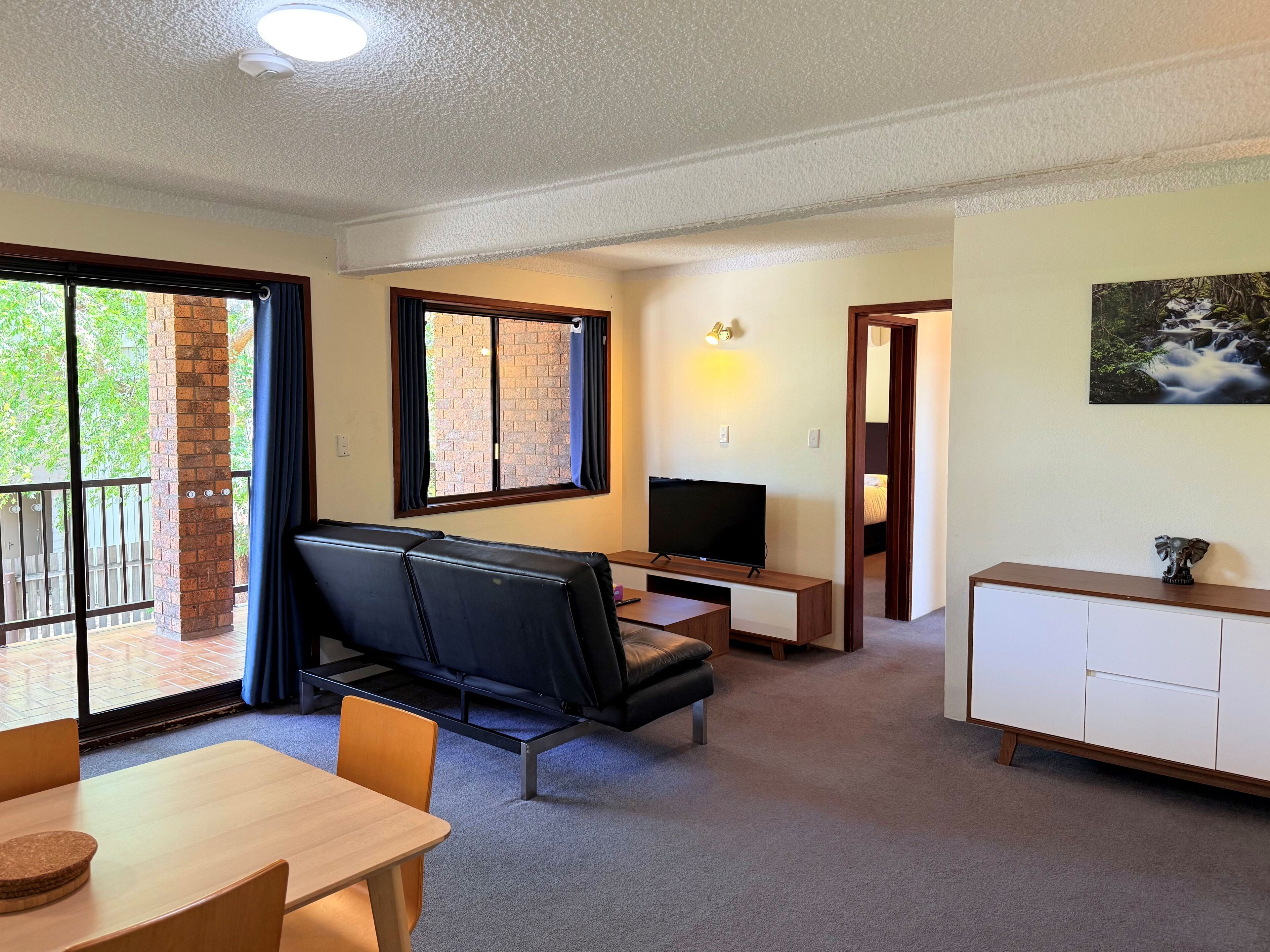 Leski Apartment No.5 | Living area | LED TV