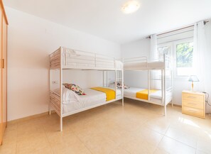 3 quartos, ferros/tábuas de passar roupa, Wi-Fi de cortesia