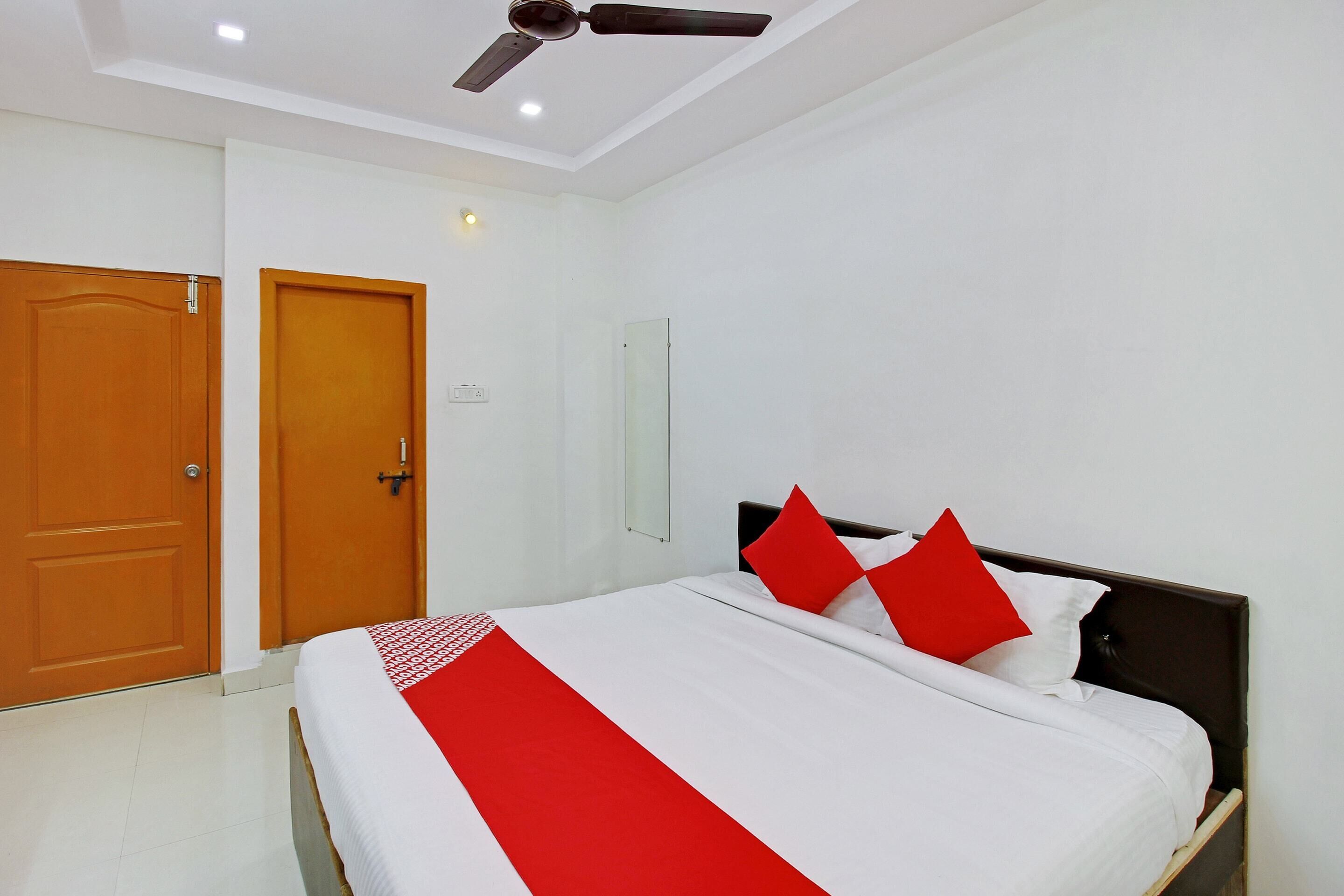 Deluxe Double or Twin Room | Free WiFi, bed sheets