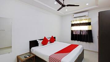 Deluxe Double or Twin Room | Free WiFi, bed sheets
