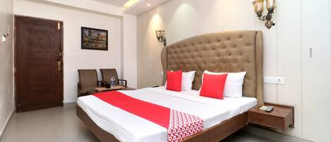 Double or Twin Room | Laptop workspace, bed sheets