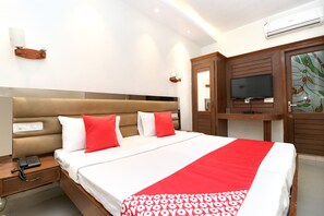 Double Room | Laptop workspace, bed sheets