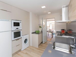 Réfrigérateur, four, lave-vaisselle