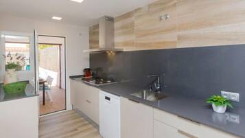 Réfrigérateur, four, lave-vaisselle