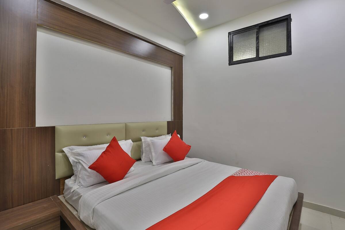 Double or Twin Room | WiFi (free), bed sheets