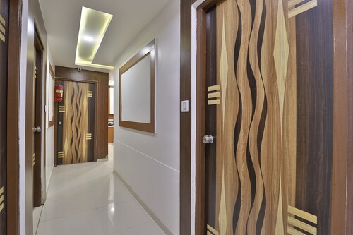 OYO 35508 Dev Palace