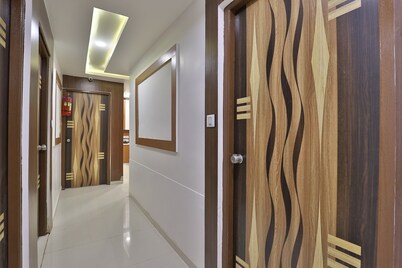 OYO 35508 Dev Palace