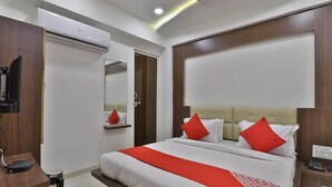 Double or Twin Room | WiFi (free), bed sheets - OYO 35508 Dev Palace (Ahmedabad)