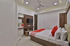 WiFi (free), bed sheets - OYO 35508 Dev Palace (Ahmedabad)
