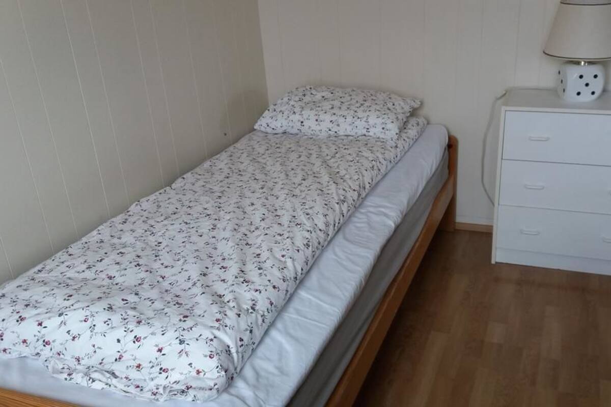 Single Room, Shared Bathroom (2) | Blackout drapes, WiFi (free), bed sheets