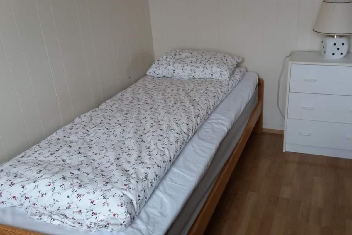 Chambre Simple, salle de bains commune (2) | Rideaux occultants, Wi-Fi gratuit, draps fournis