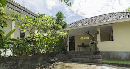 OYO 36667 Hotel Manoj