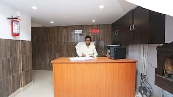 Quầy tiếp tân