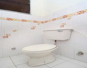 Chambre Double ou avec lits jumeaux | Salle de bain | Articles de toilette gratuits, serviettes fournies