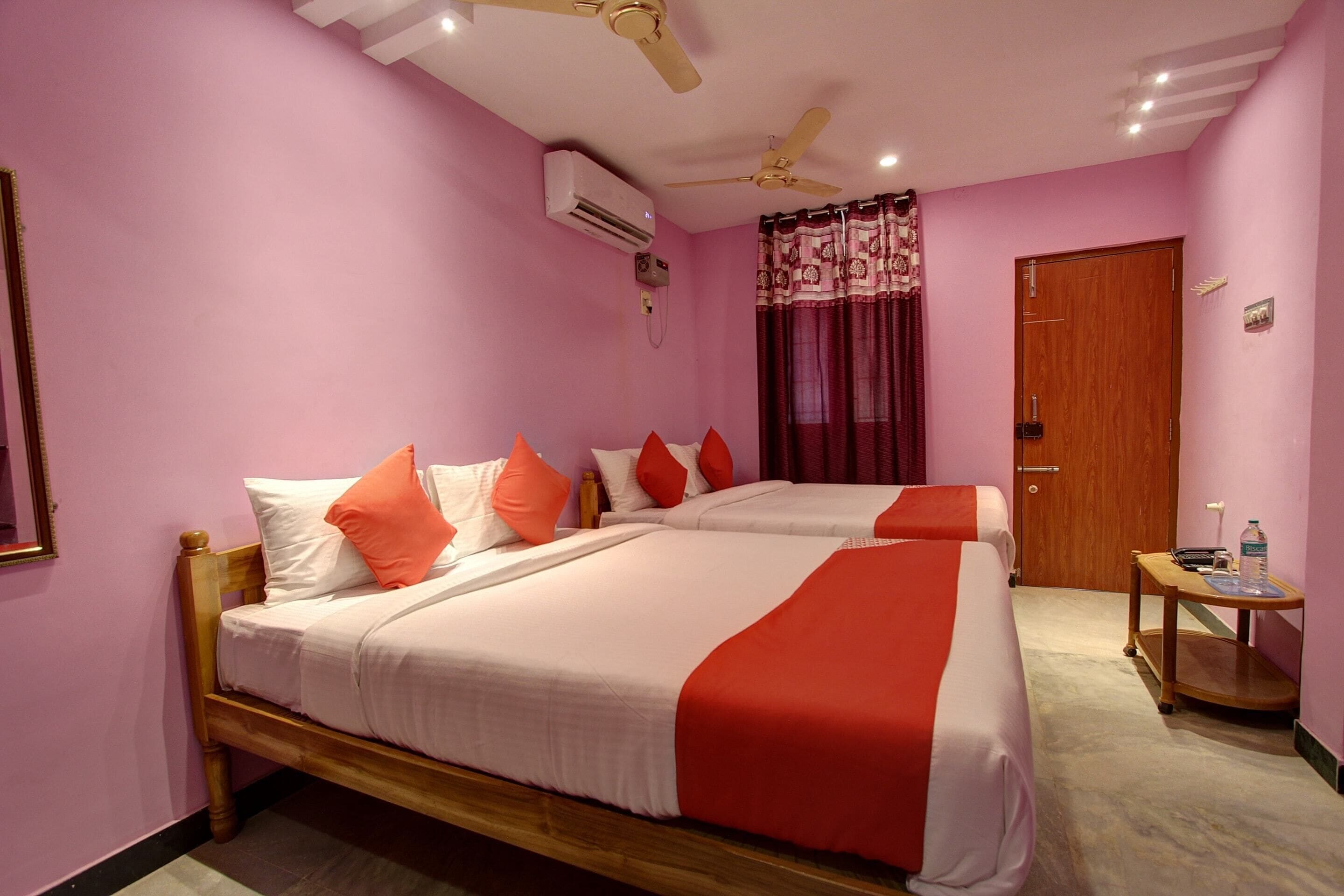 senior double room | free wifi, bed sheets
