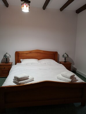 House | 8 bedrooms, iron/ironing board, bed sheets - BonDia (Rasnov)