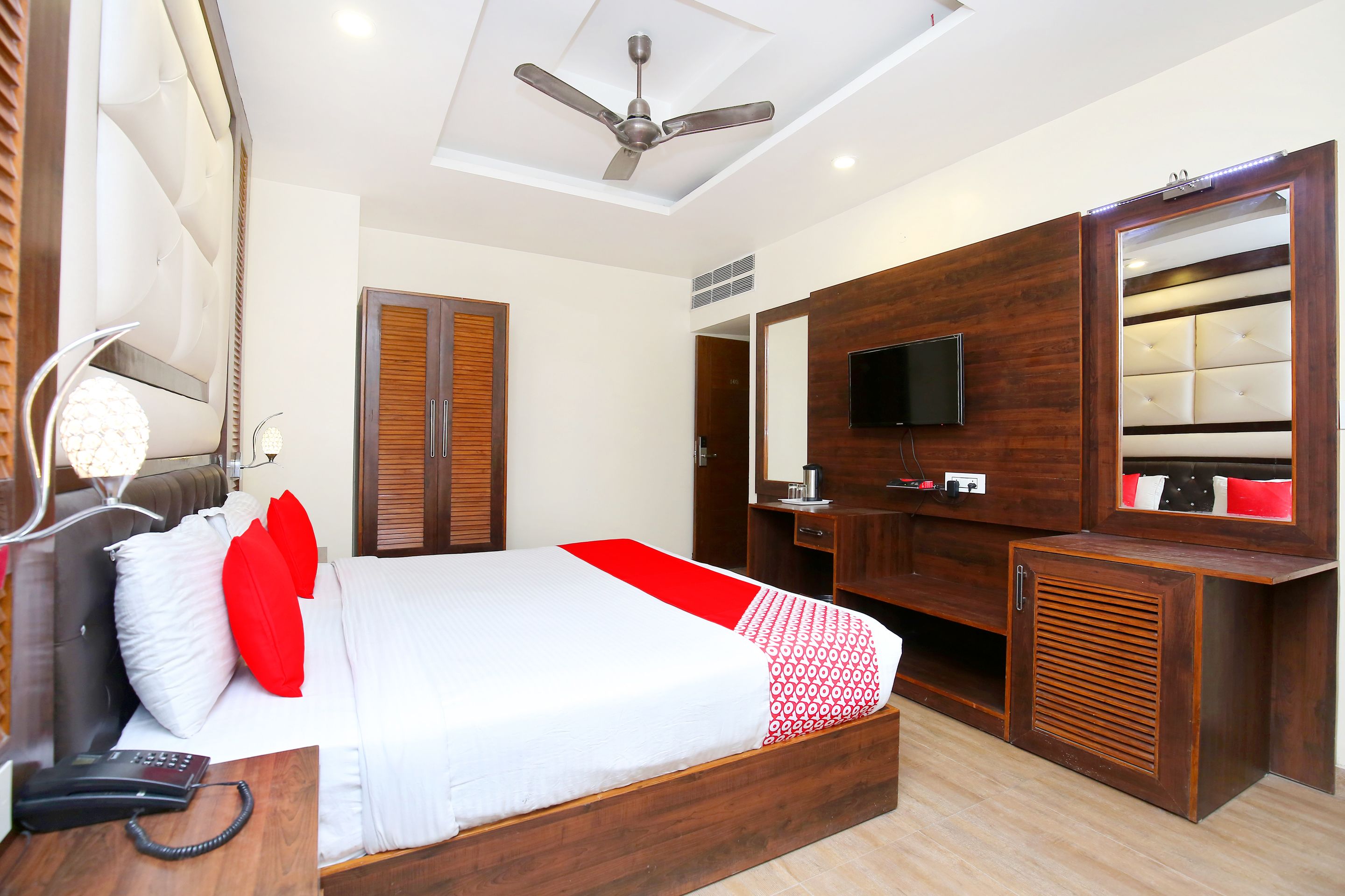 in-room safe, free wifi