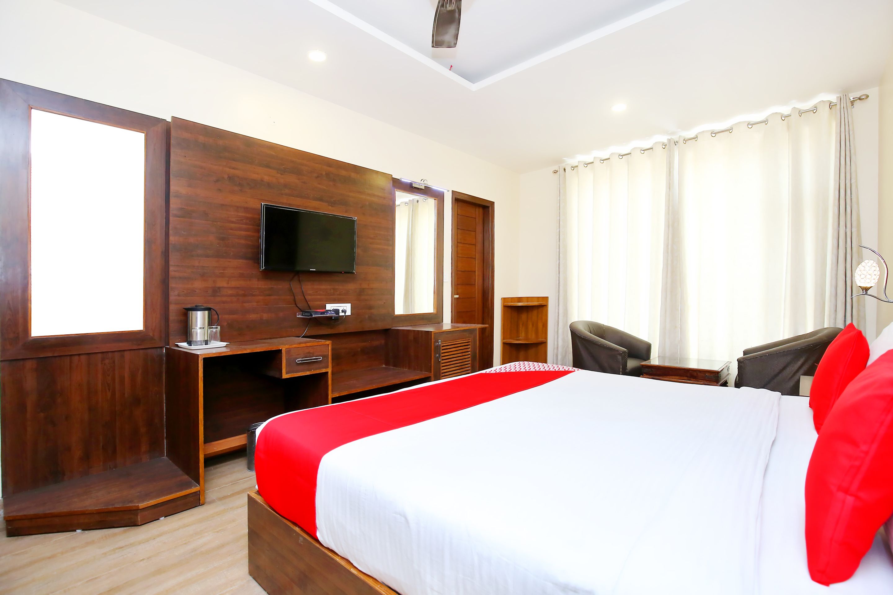 in-room safe, free wifi