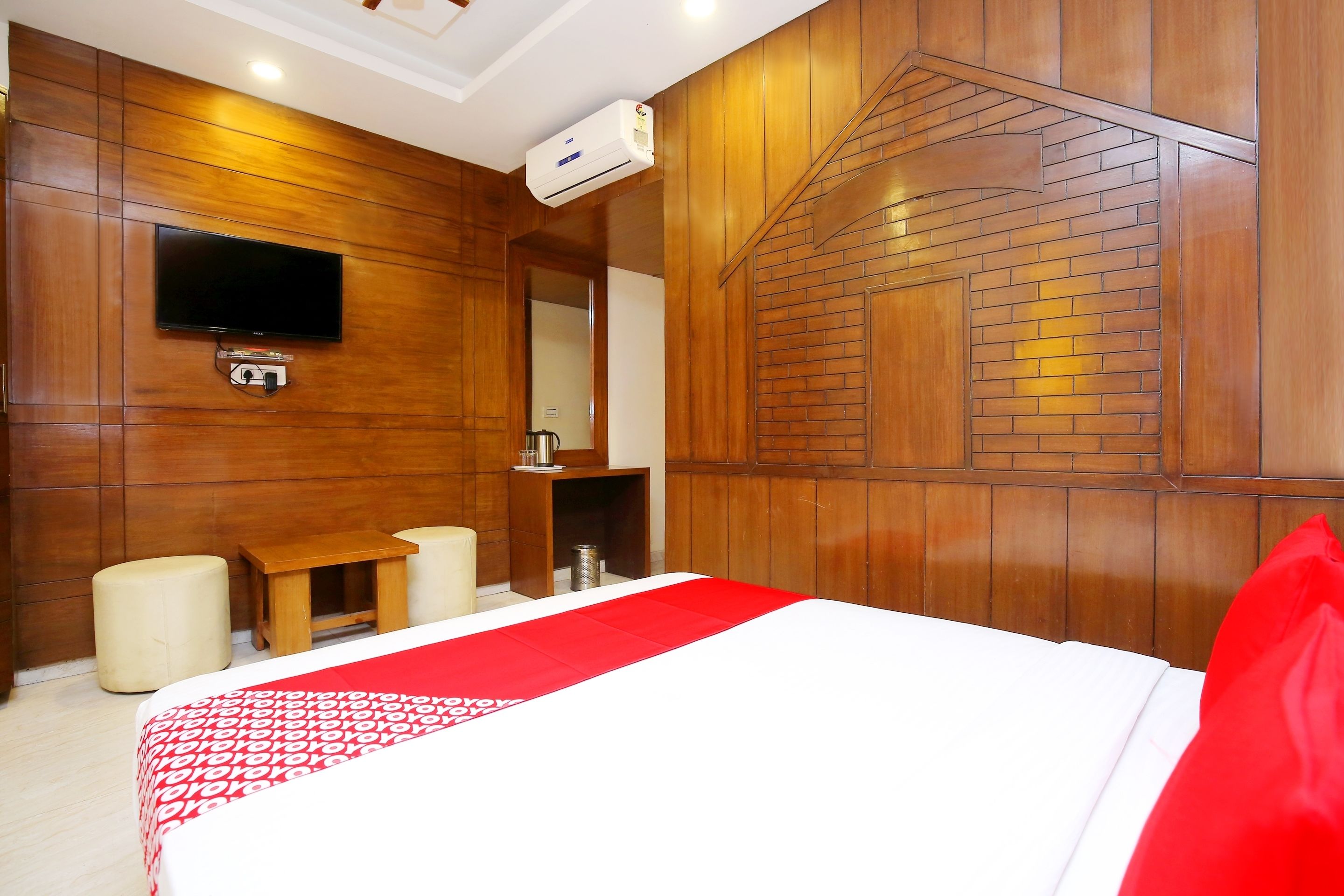 in-room safe, free wifi