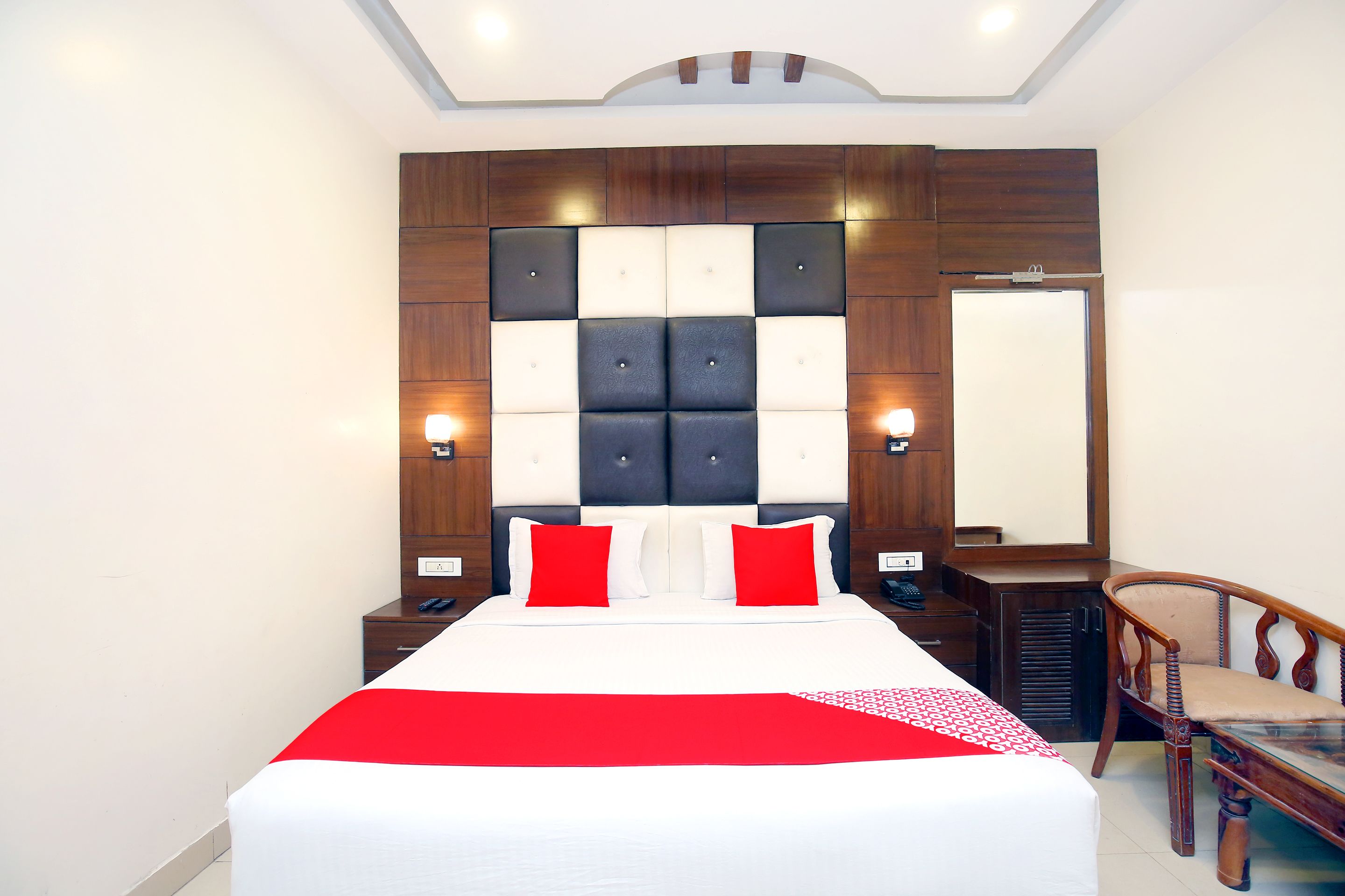 deluxe room | in-room safe, free wifi