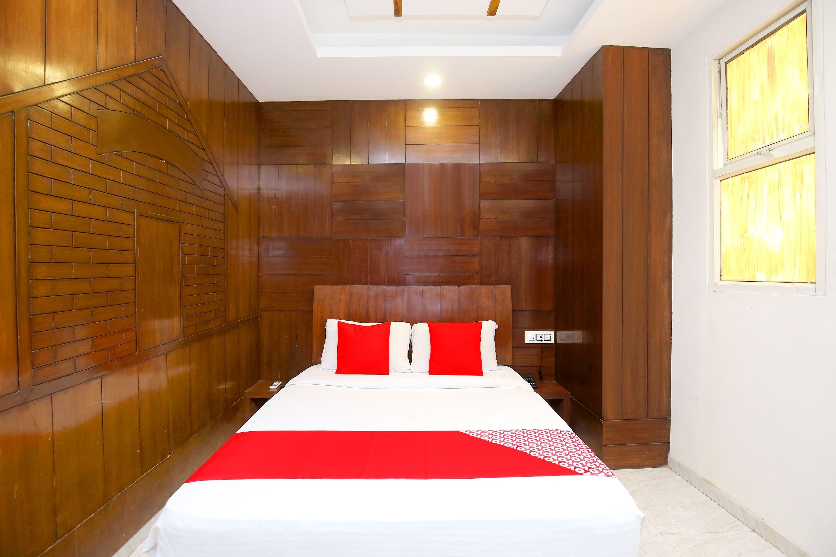 double or twin room | in-room safe, free wifi