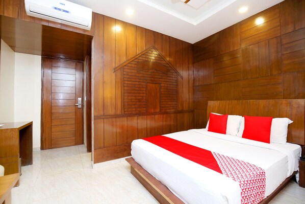 In-room safe, free WiFi