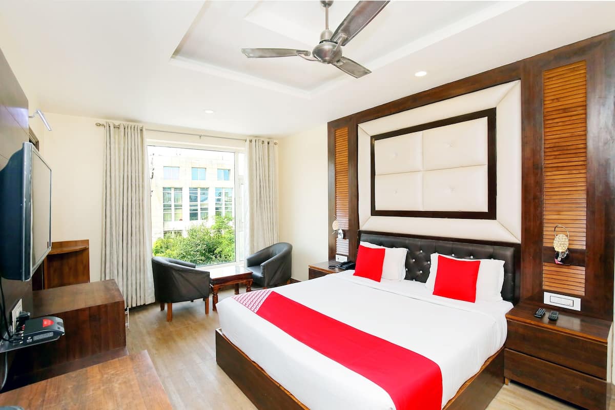 double or twin room | in-room safe, free wifi