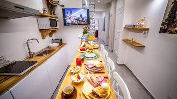 Café da manhã com buffet grátis todos os dias