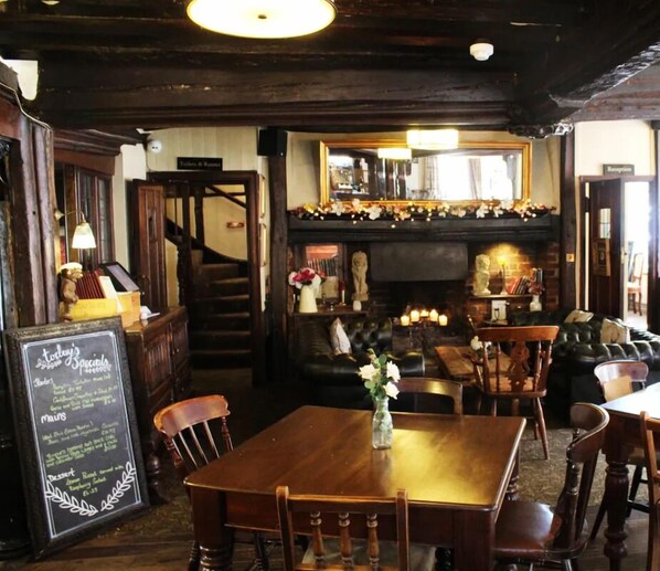 Free daily cooked-to-order breakfast  - The Lion Hotel Buckden (St Neots)