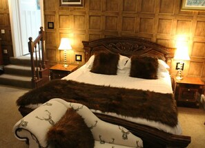Lion Signature | Individually decorated, individually furnished, desk, iron/ironing board - The Lion Hotel Buckden (St Neots)