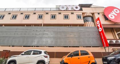 OYO Flagship 36422 Hotel Maruthi