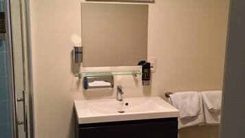 Phòng đôi tiện nghi đơn giản, 1 giường cỡ king | Chậu rửa trong phòng tắm