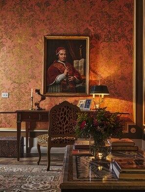Royal Double Room, River View, Ground Floor | Living area - Capri Moon Guest House (Florence)