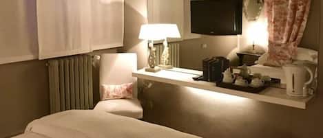 Doppelzimmer | 1 Schlafzimmer, hochwertige Bettwaren, Schreibtisch