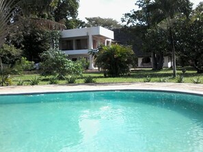 Outdoor pool - Cooke Villa (Mtwapa)