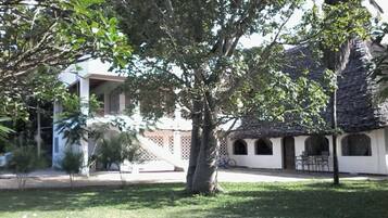 Khuôn viên nơi lưu trú