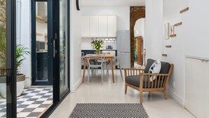 Premier-Haus | Essbereich im Zimmer