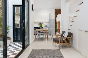 Premier-Haus | Essbereich im Zimmer