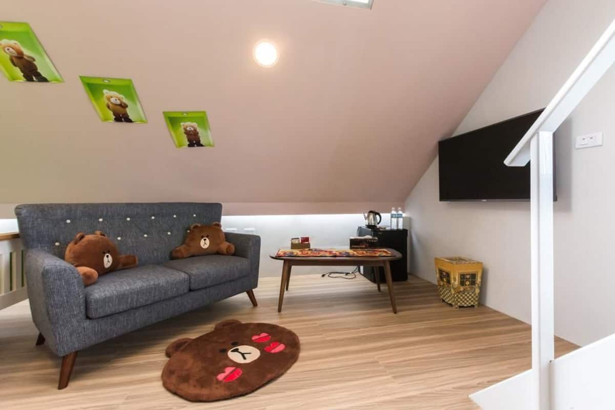 Elite Double Room | Soundproofing, WiFi (free), individually decorated, bed sheets