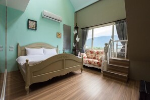 Classic-Vierbettzimmer | Individuell dekoriert, schallisolierte Zimmer, kostenloses WLAN