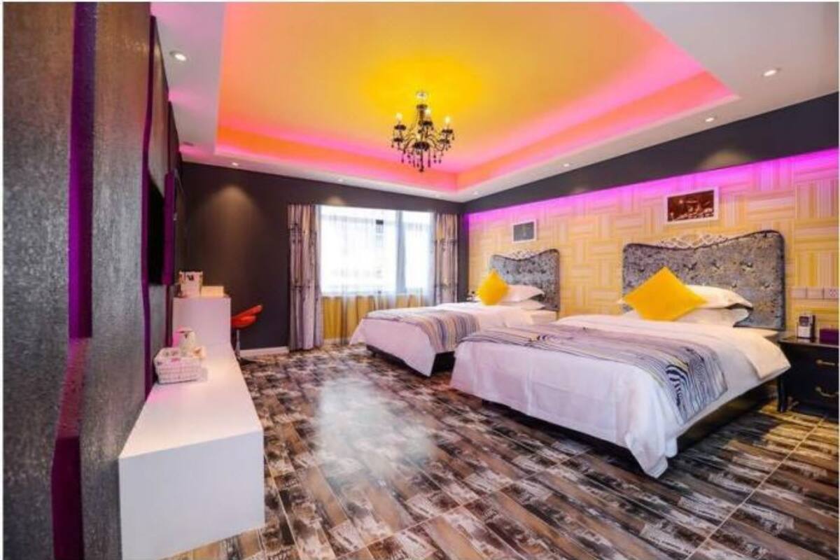 Superior Twin Room (Mainland Chinese Citizen Only) | Free WiFi, bed sheets