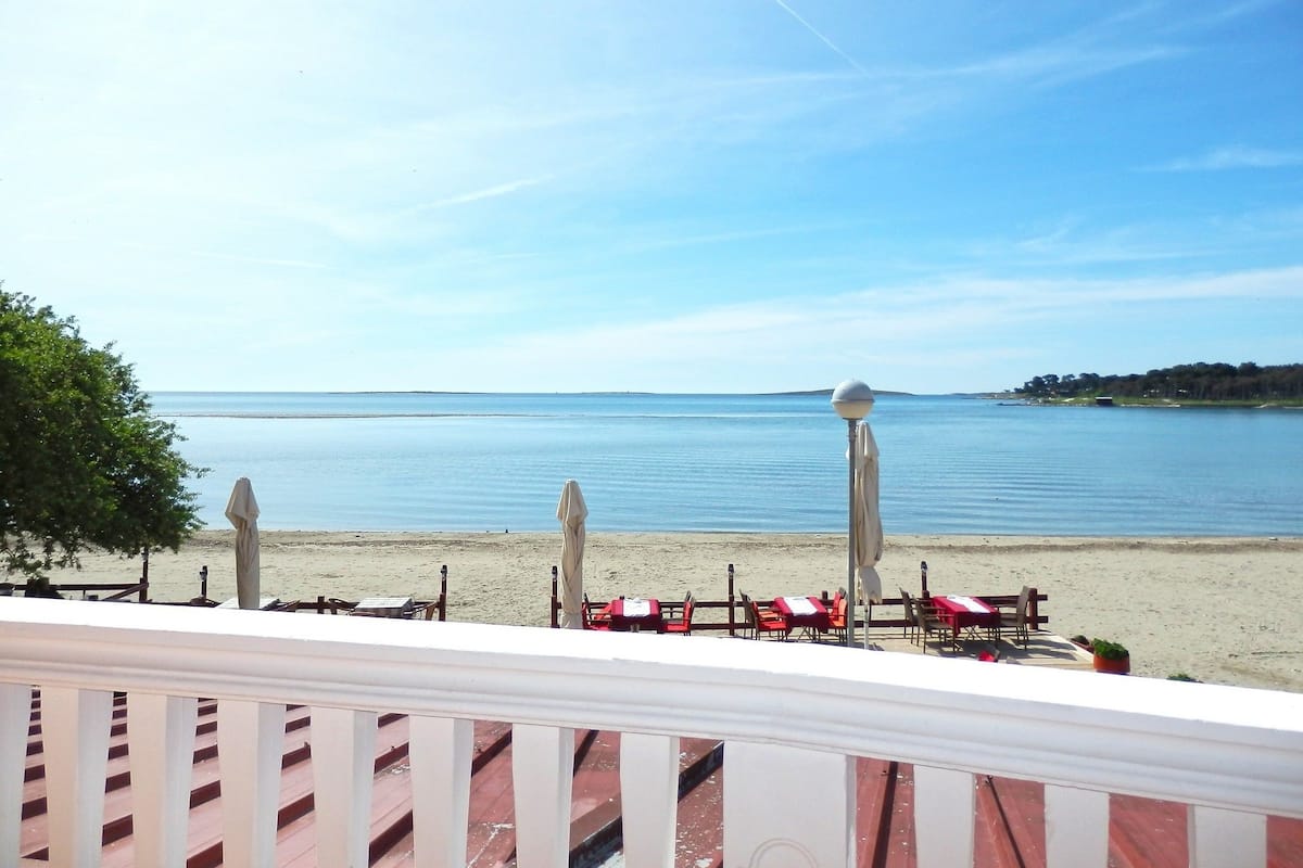 Beach/ocean view