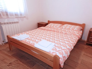 Free cribs/infant beds, bed sheets - Apartments Idila (Medulin)